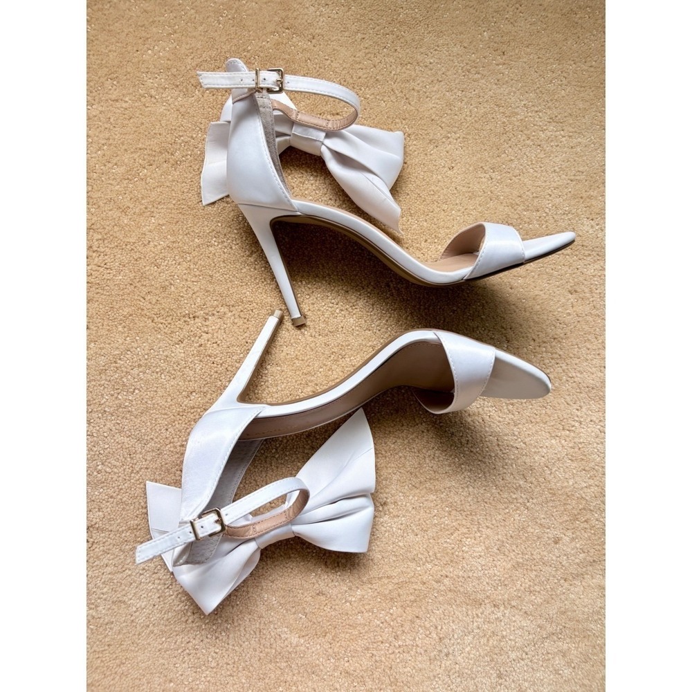 Express Wmn White Satin Oversized Bow Ankle Strap Stiletto Sandals Bridal Prom 8 - Picture 13 of 14